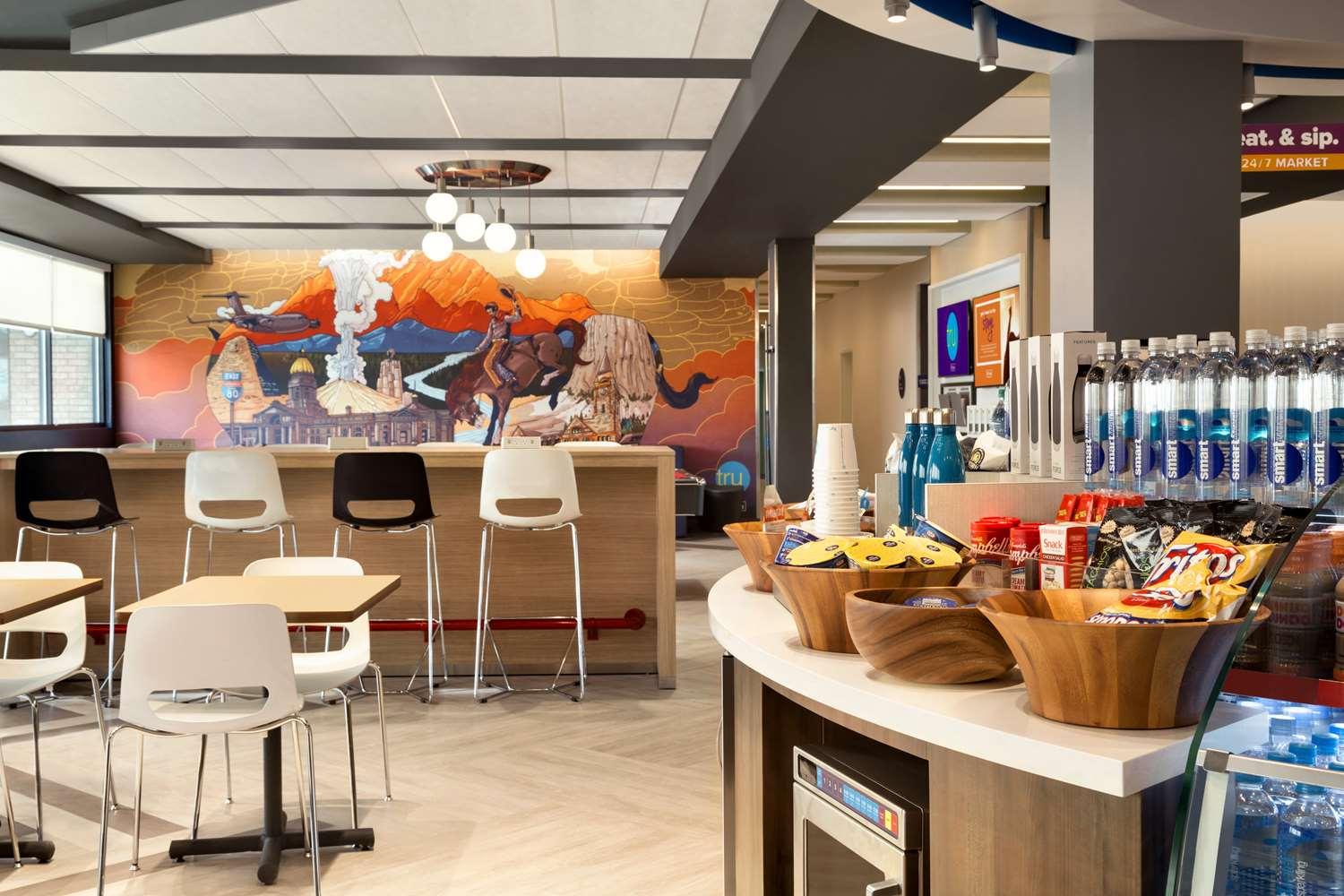 restaurant cafeteria