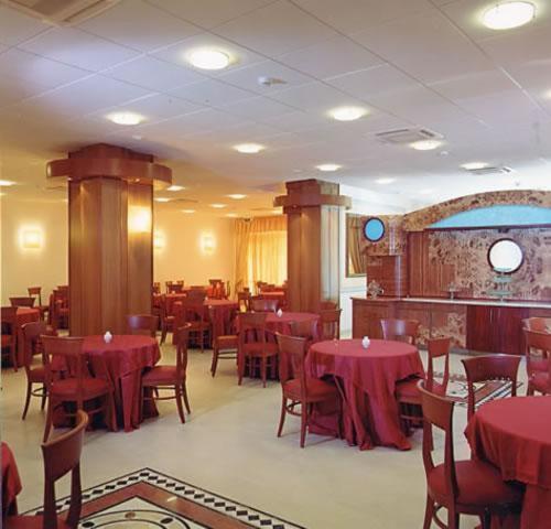 restaurant cafeteria