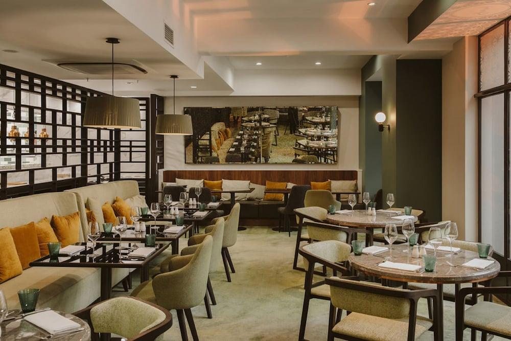 restaurant cafeteria