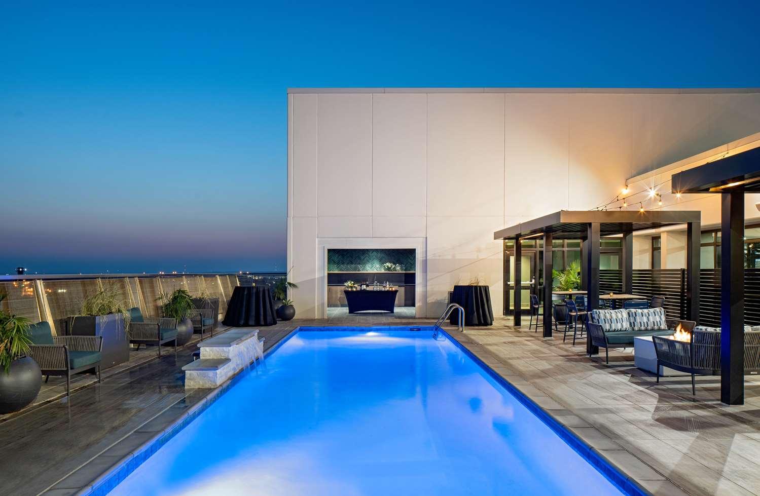 swimming pool spa