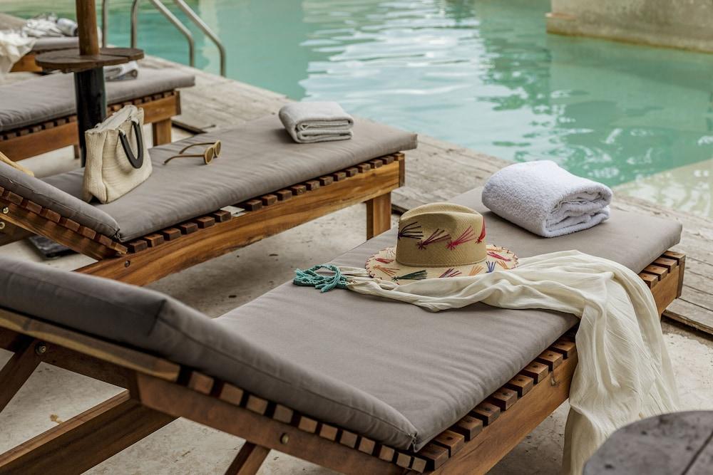 swimming pool spa