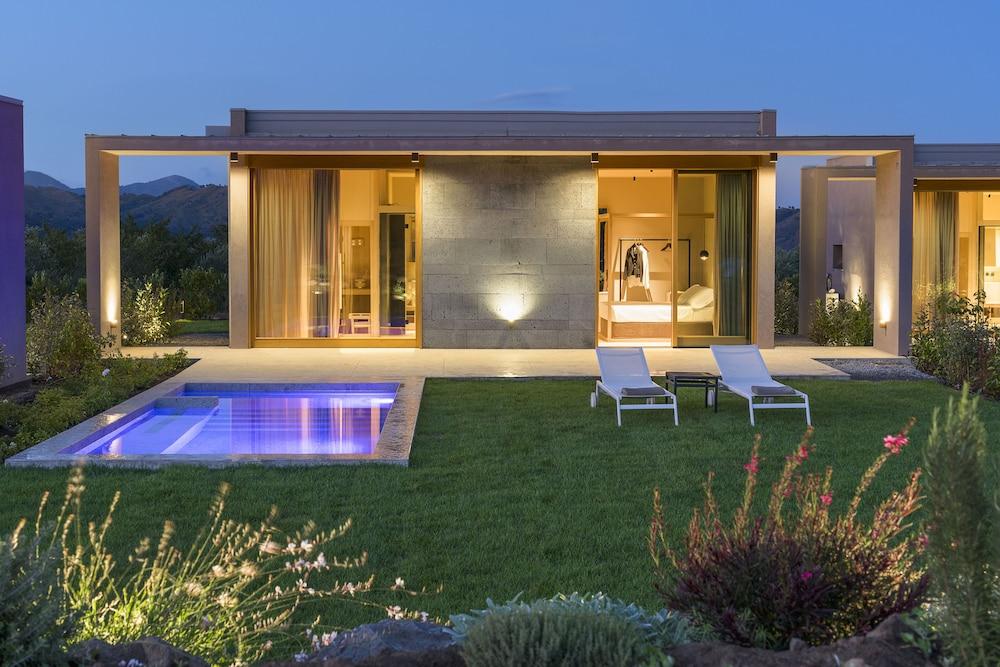 swimming pool spa