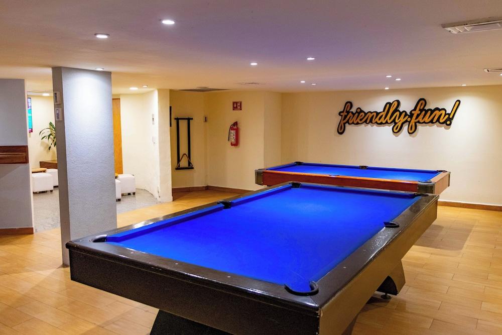 swimming pool spa