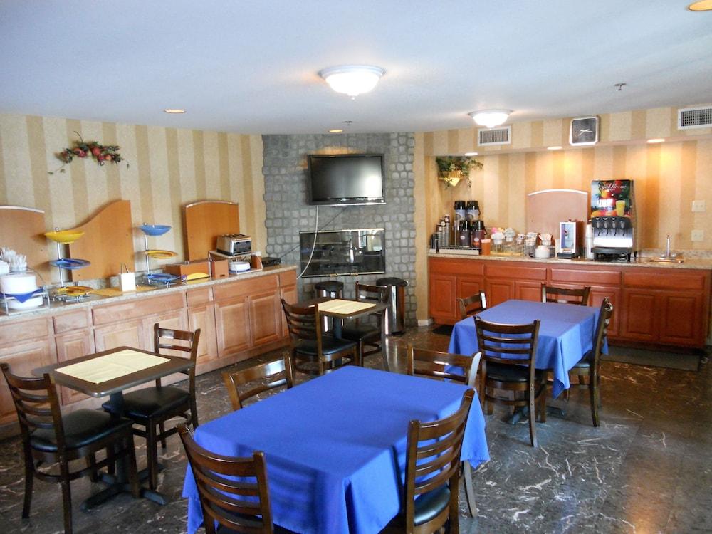 restaurant cafeteria