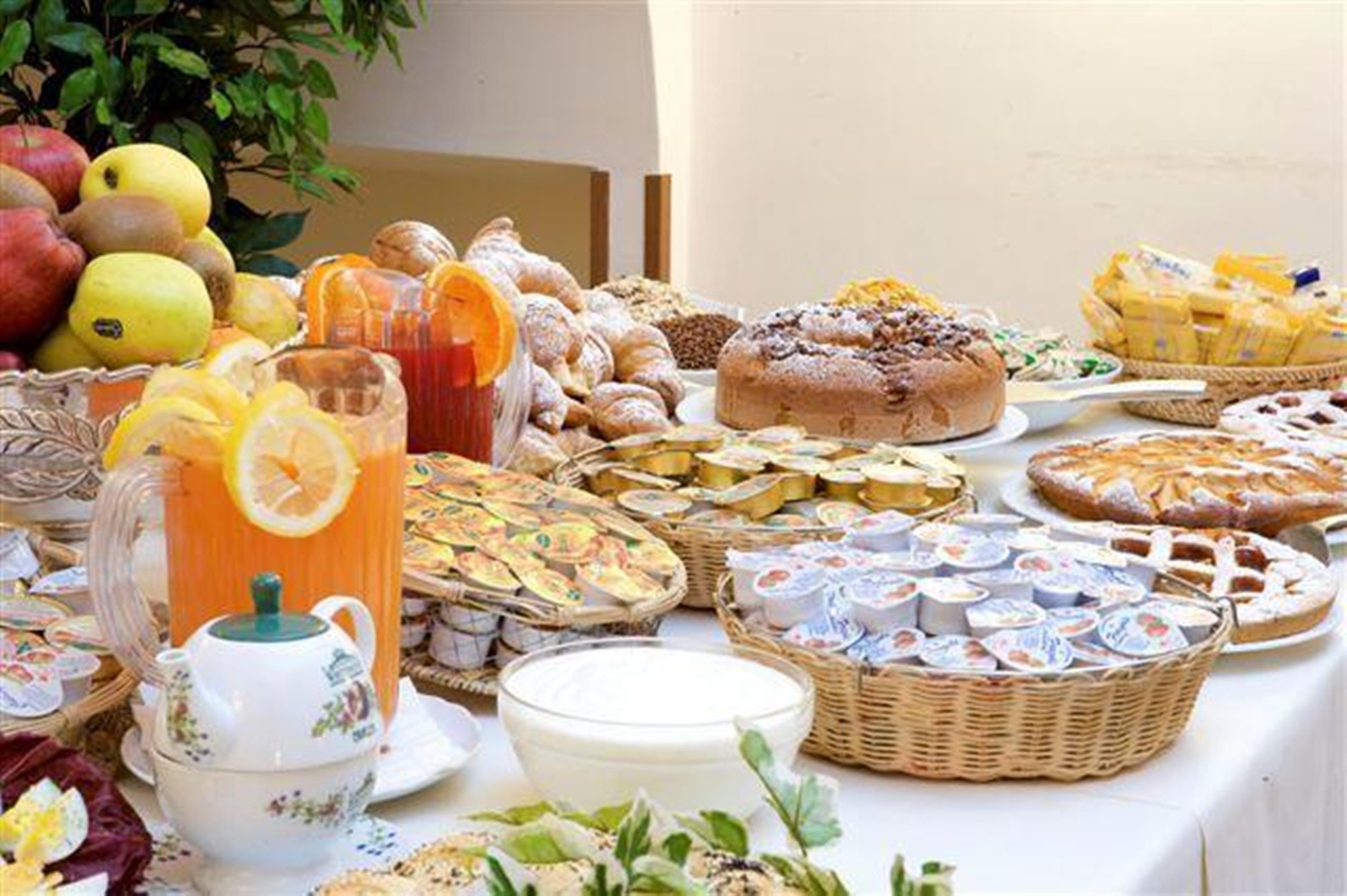 restaurant cafeteria