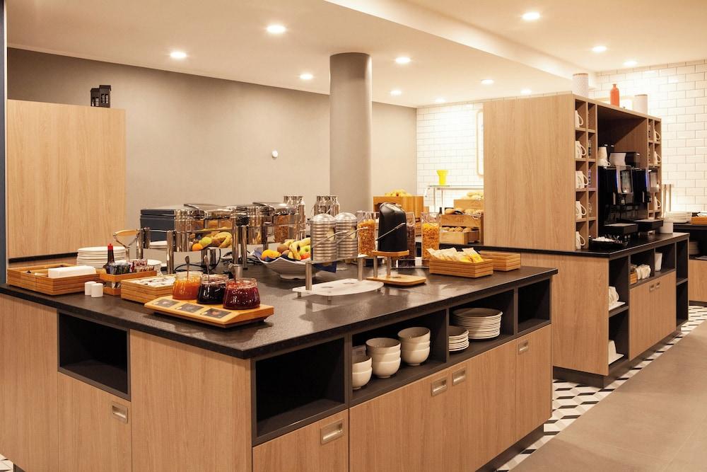 restaurant cafeteria