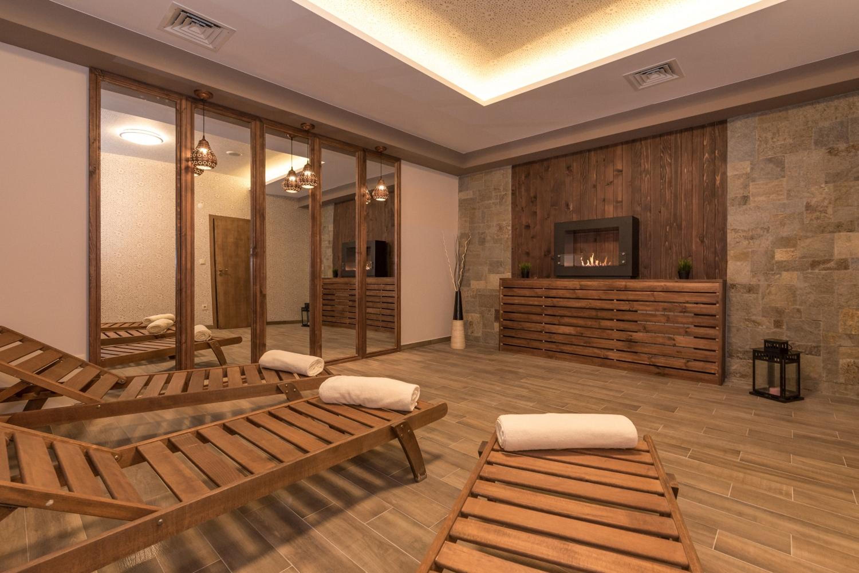 swimming pool spa