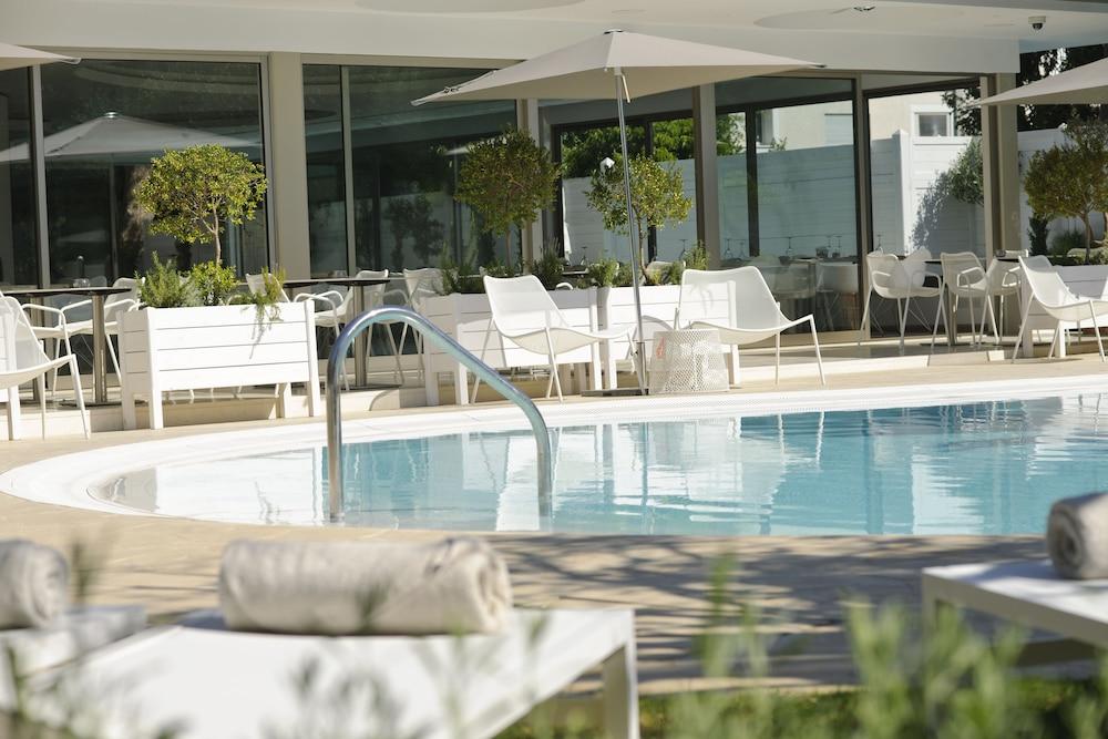 swimming pool spa