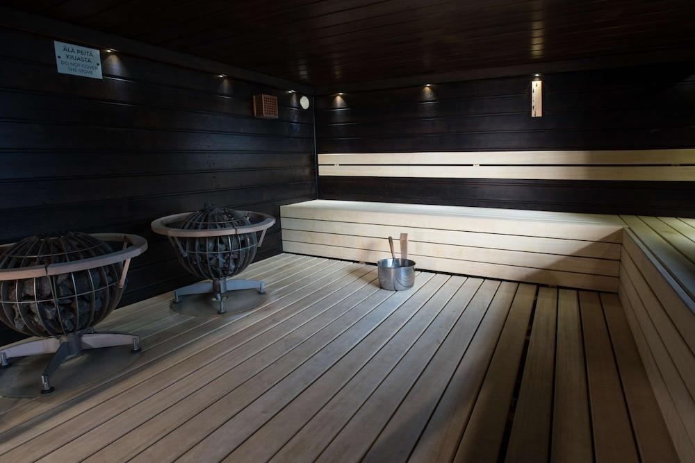 swimming pool spa