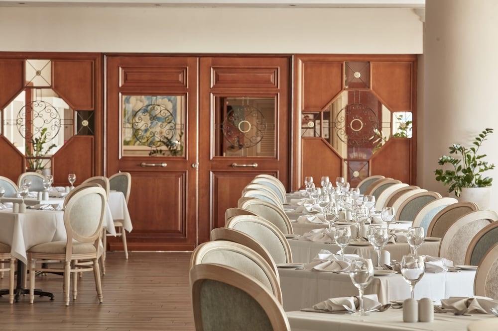 restaurant-cafeteria