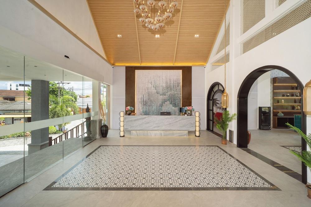 lobby