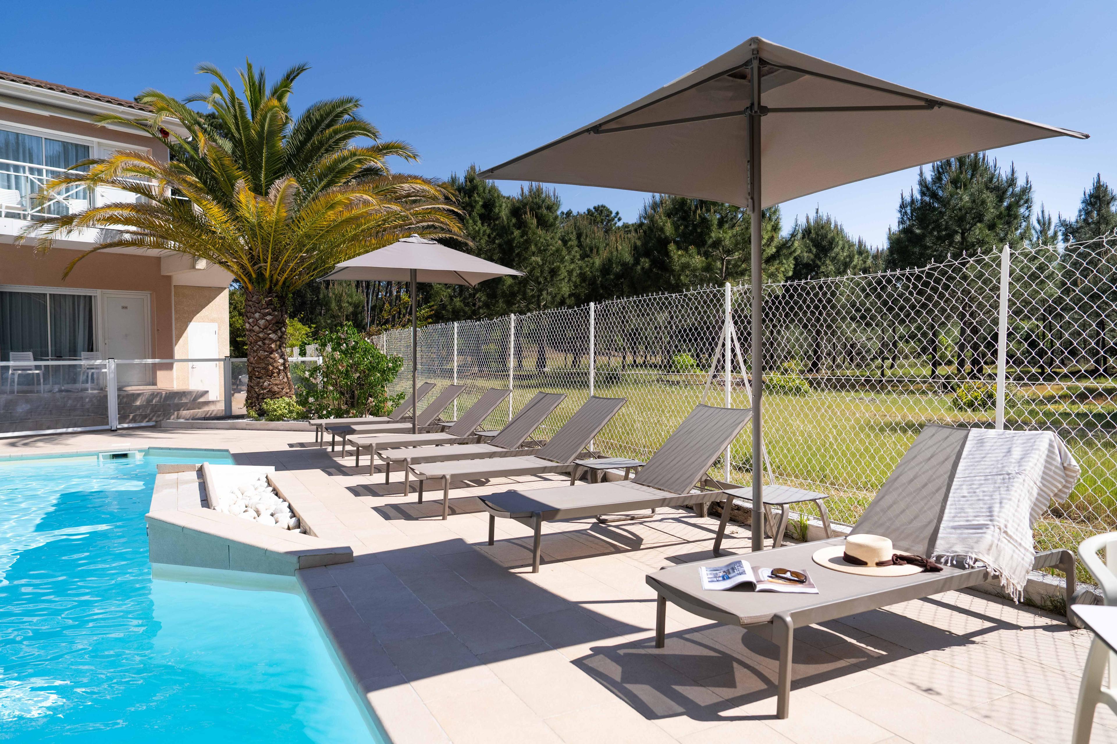swimming pool spa