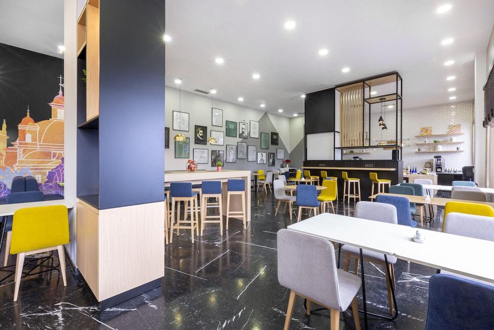 restaurant-cafeteria