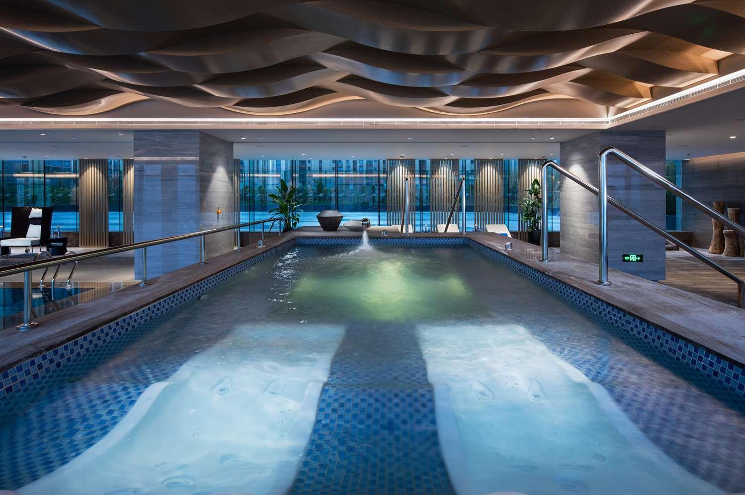 swimming pool spa