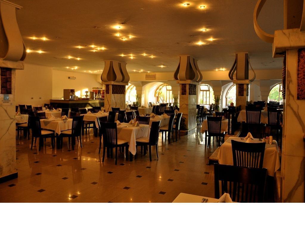 restaurant cafeteria