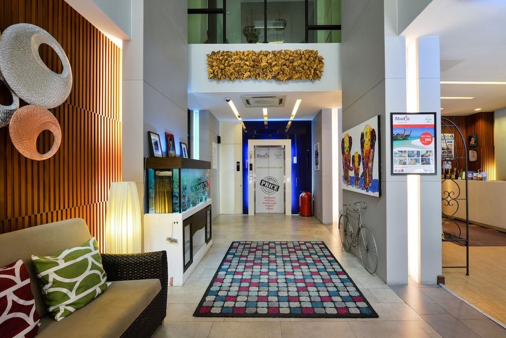 lobby