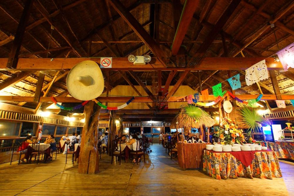restaurant-cafeteria