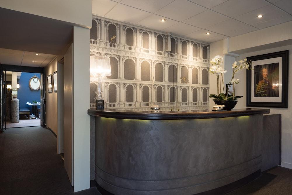 lobby