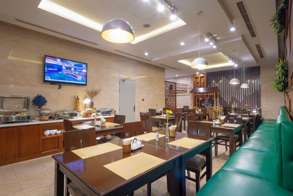 restaurant cafeteria