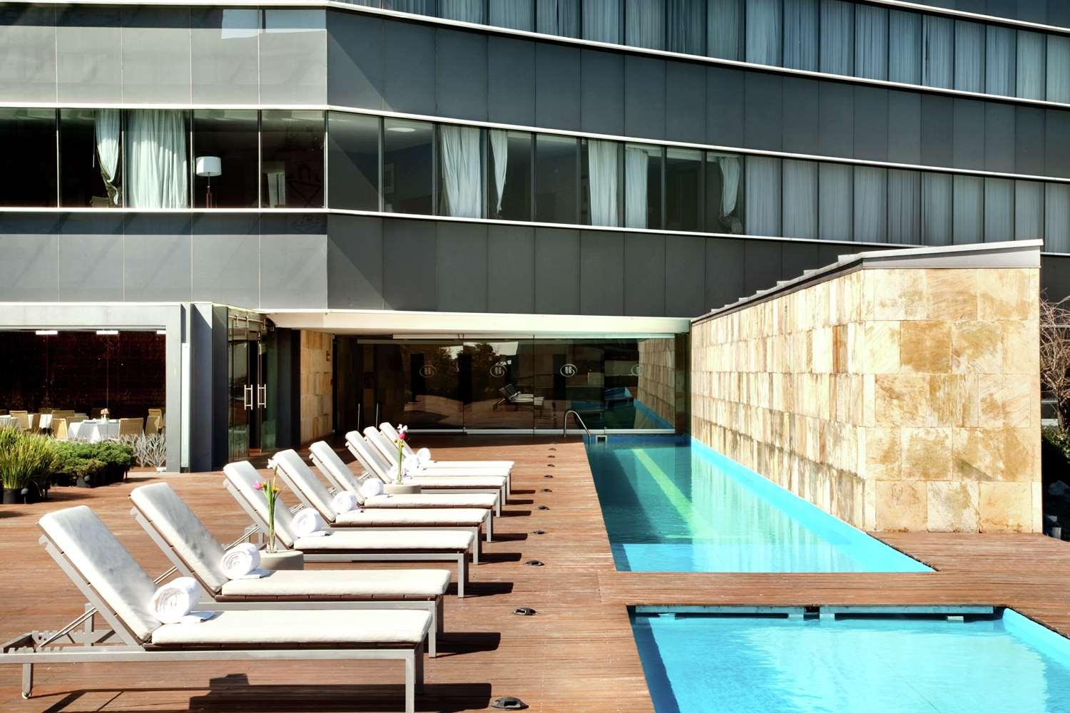 swimming pool spa