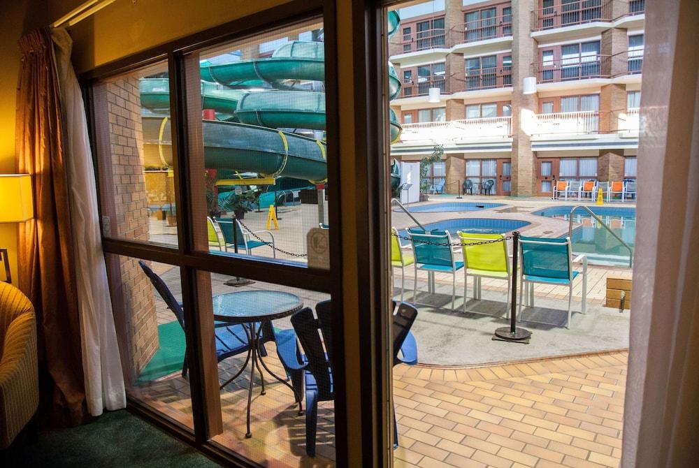 swimming pool spa