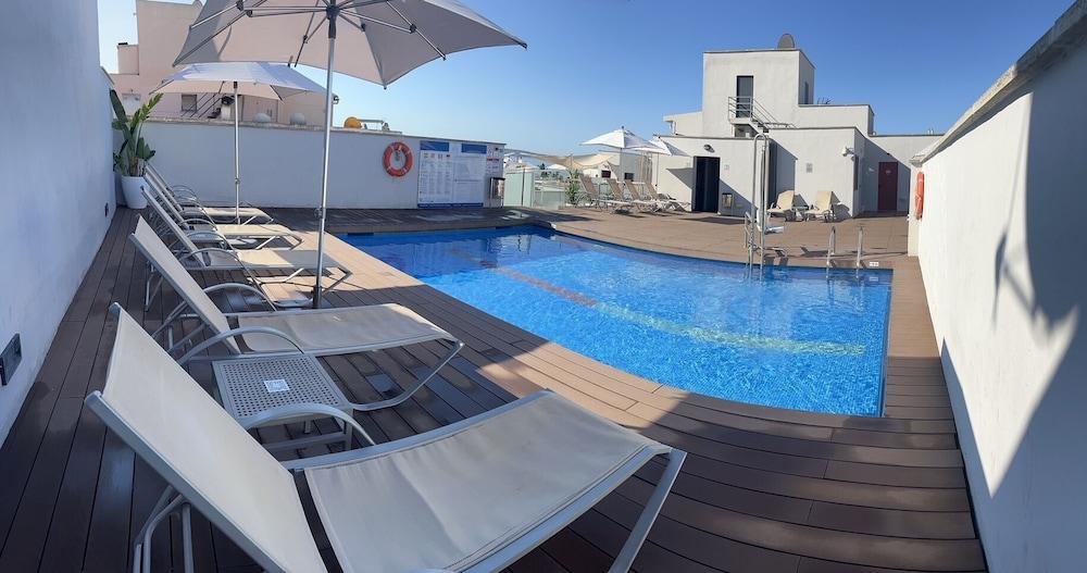 swimming pool spa