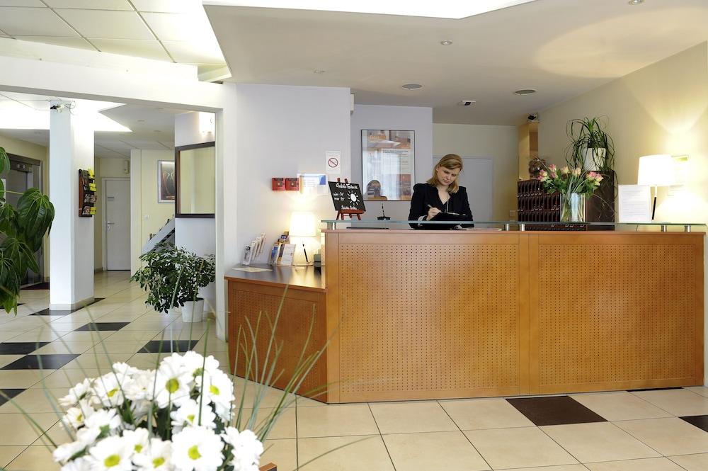 lobby