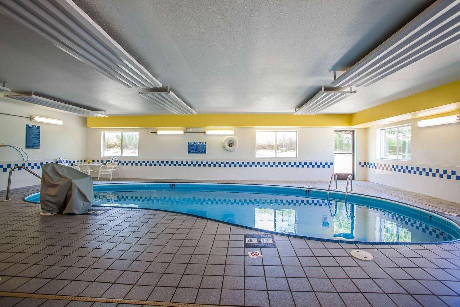swimming pool spa