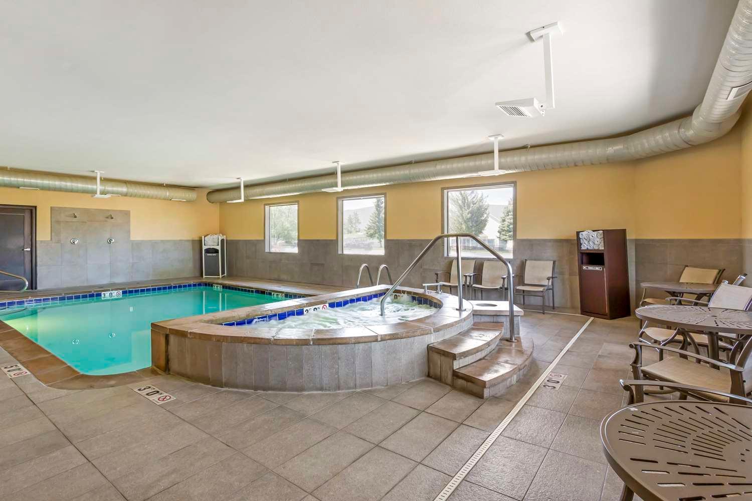 swimming pool spa