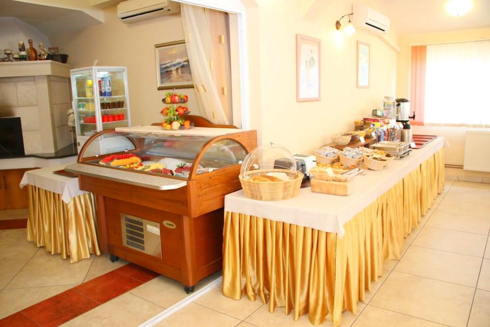 restaurant-cafeteria