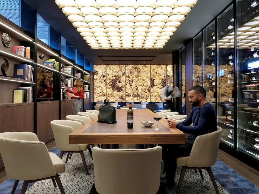 restaurant-cafeteria