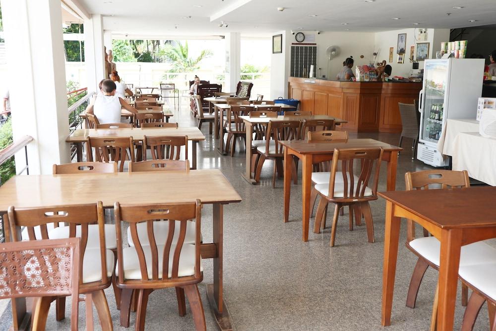 restaurant-cafeteria