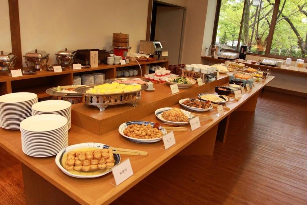 restaurant cafeteria