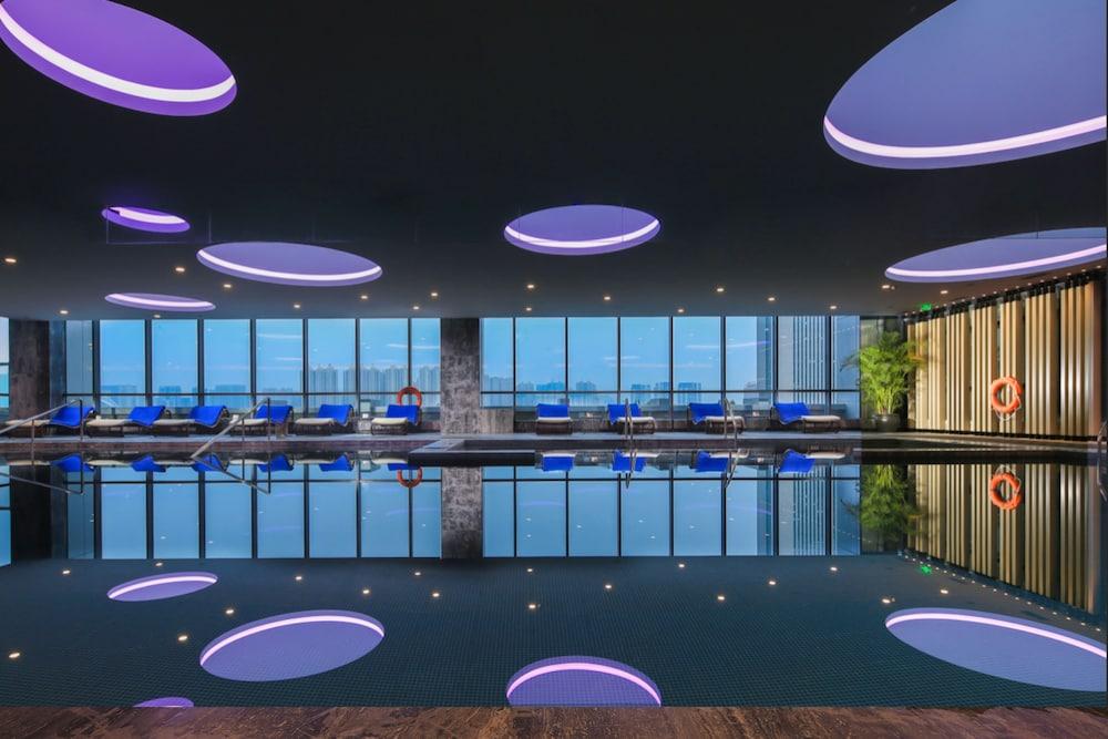 swimming pool spa