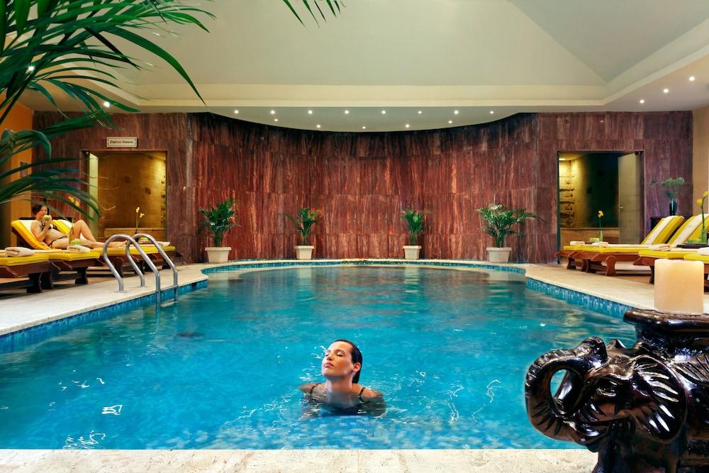 swimming pool spa