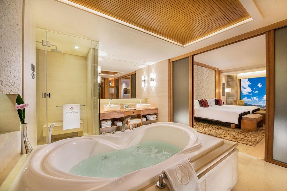 swimming pool spa