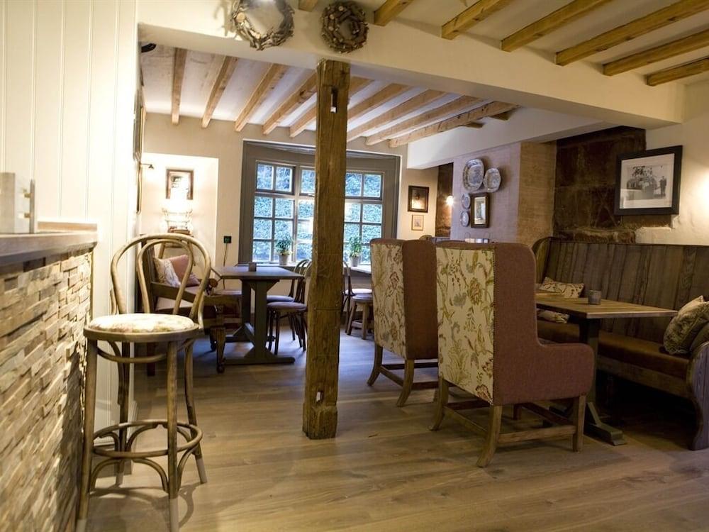 restaurant cafeteria