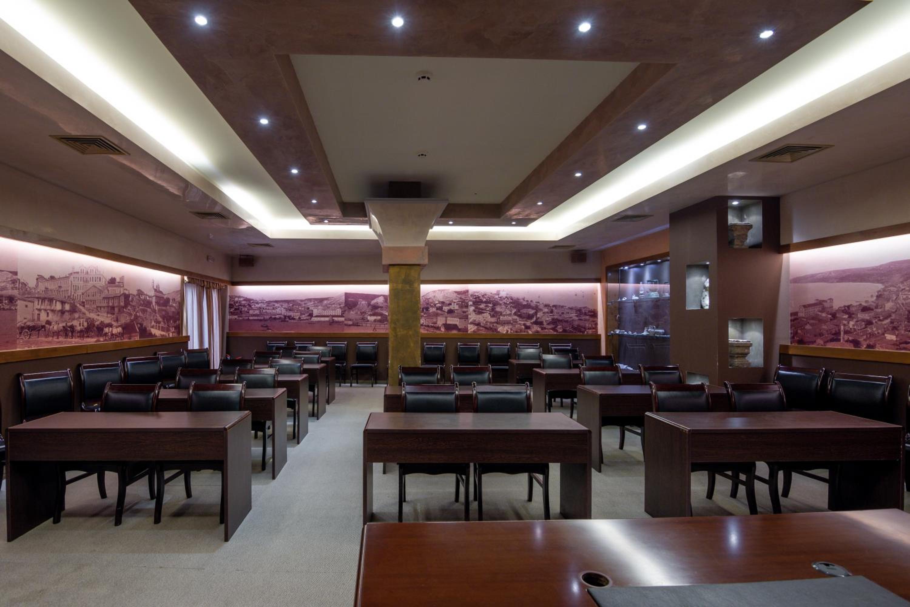restaurant cafeteria