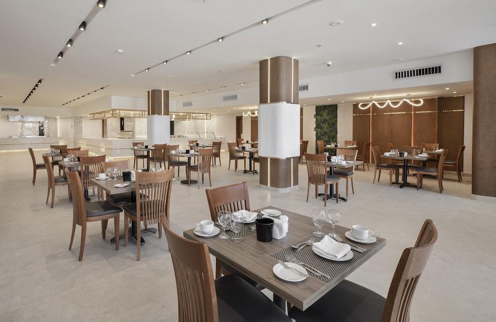 restaurant cafeteria
