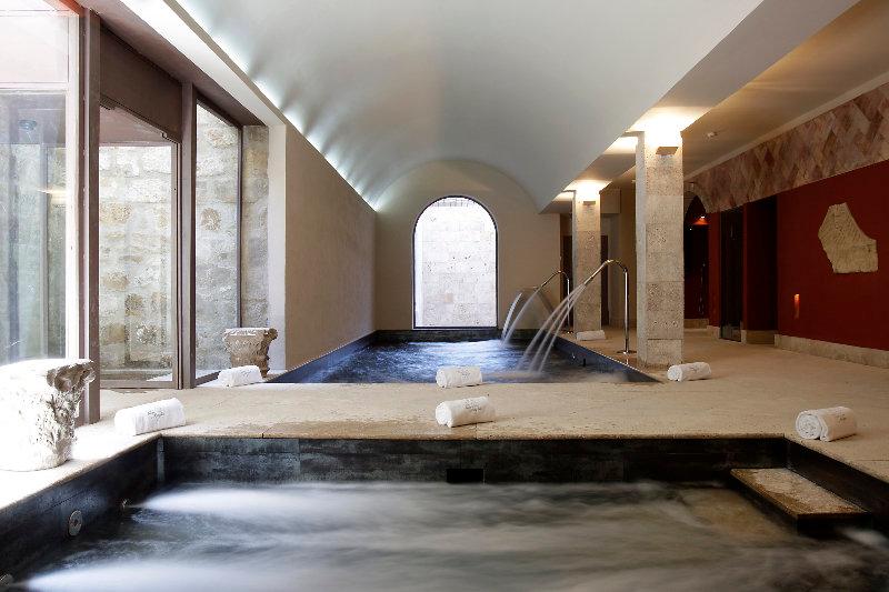 swimming pool spa