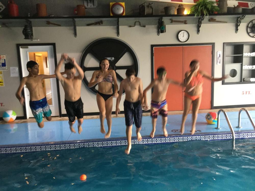 swimming pool spa