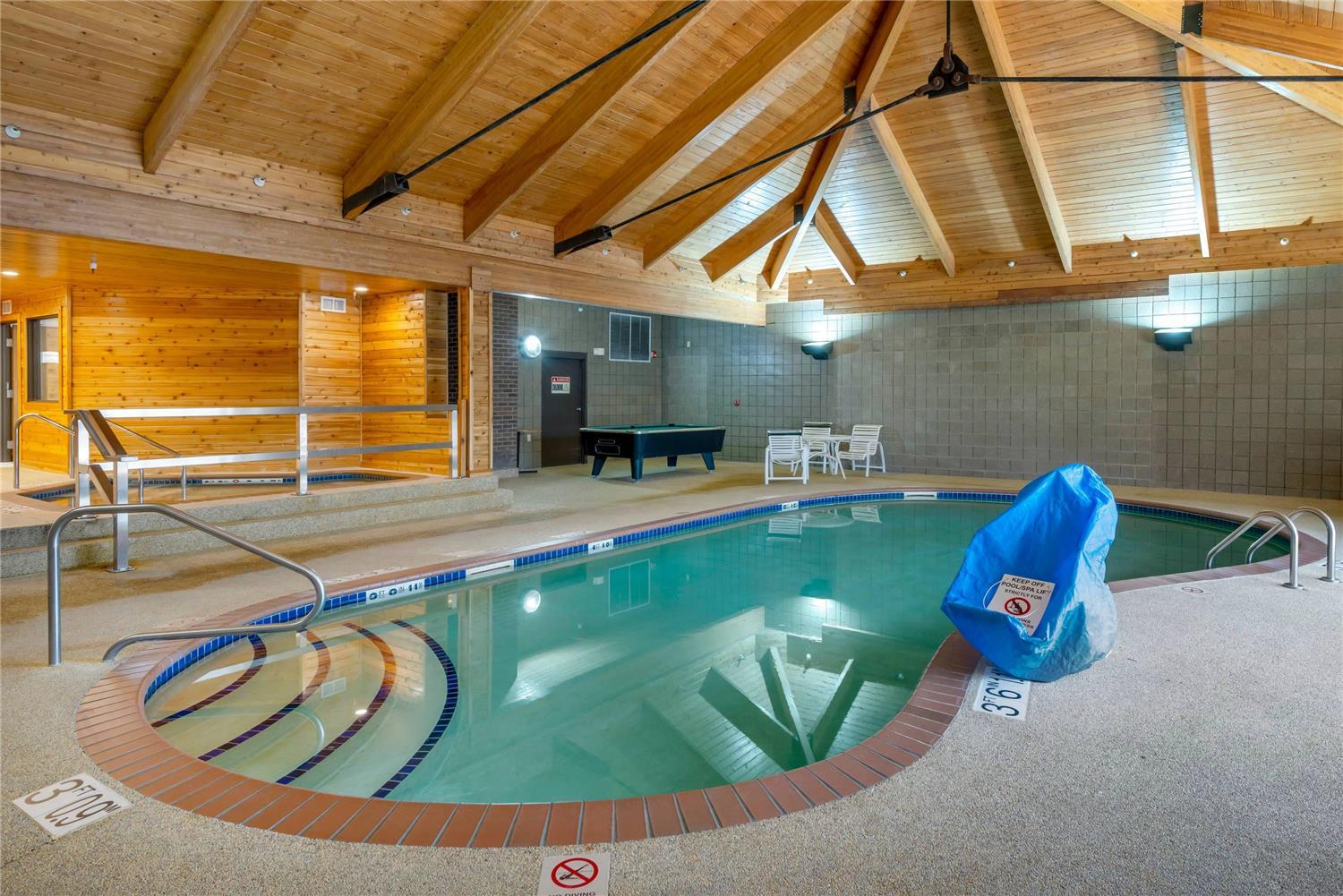 swimming pool spa