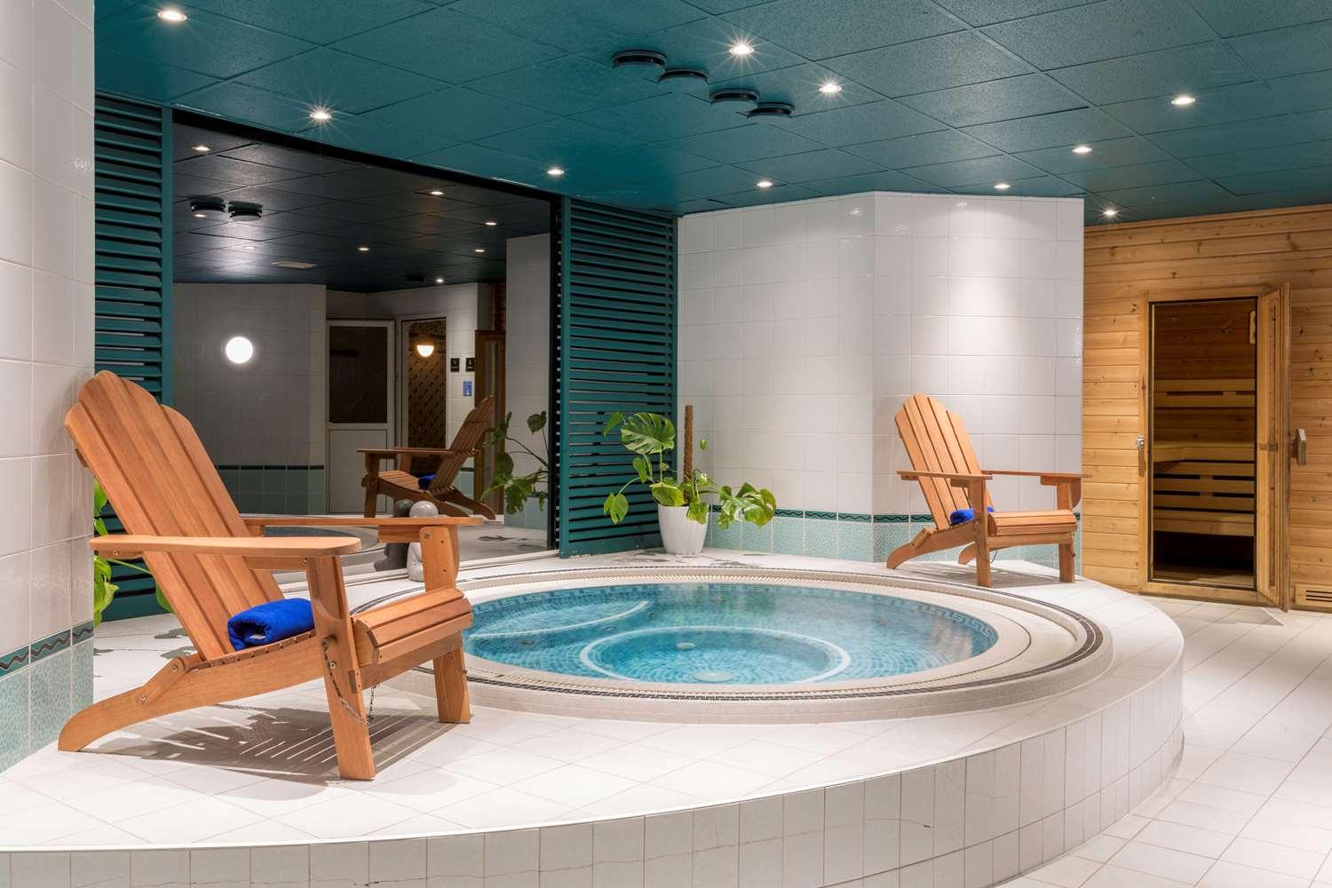 swimming pool spa