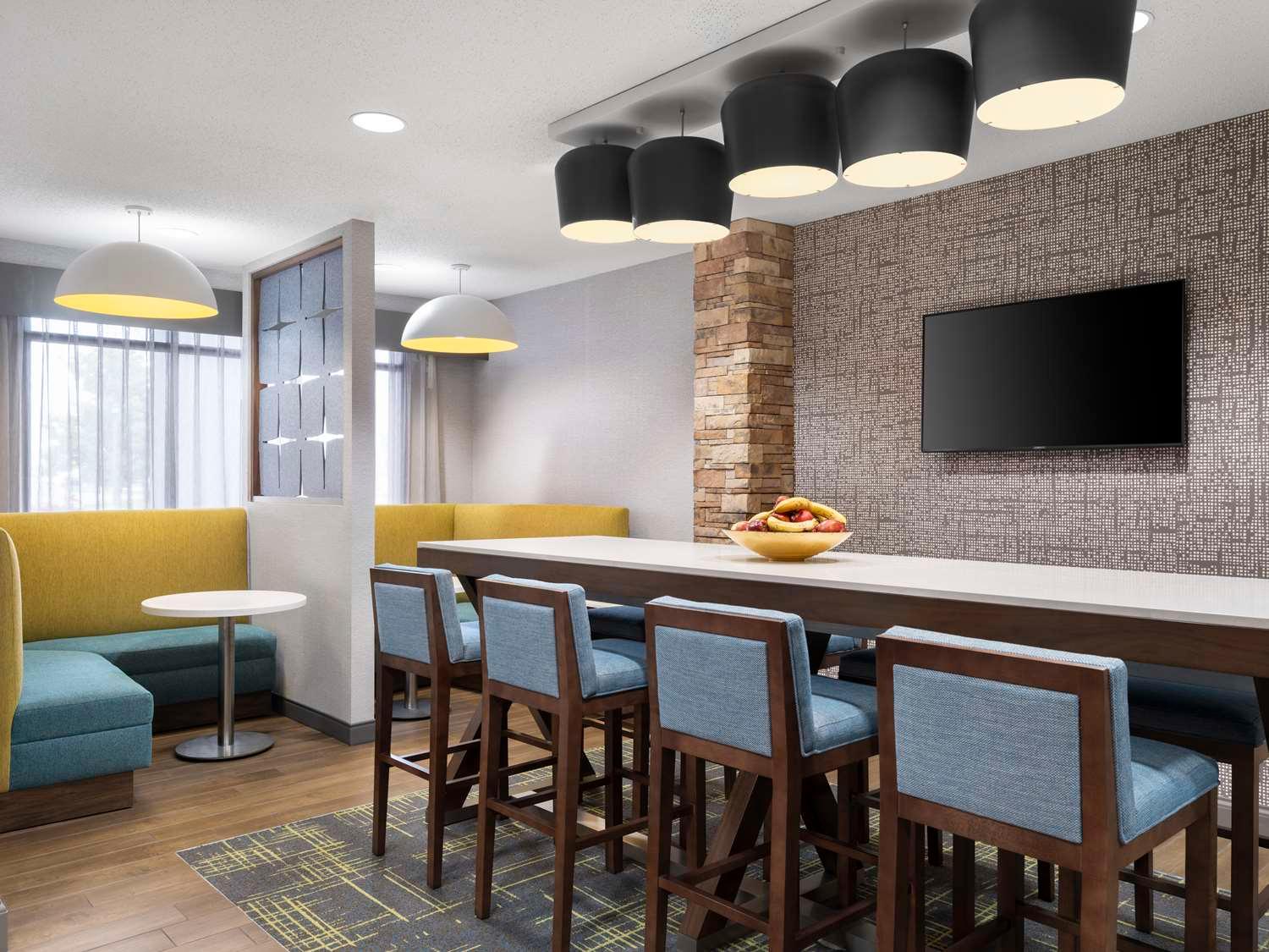restaurant cafeteria