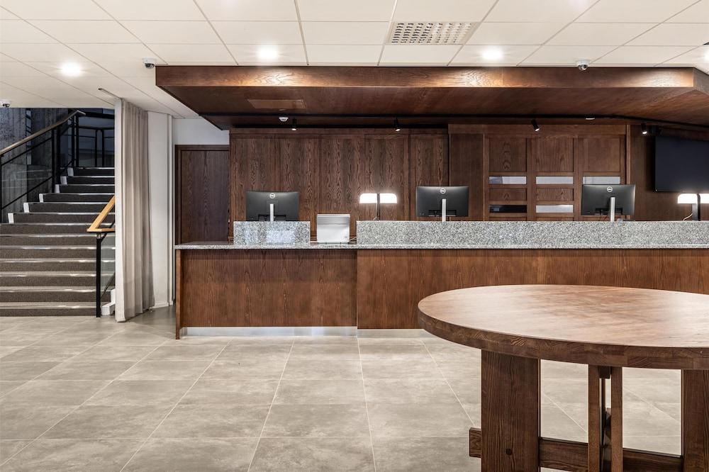 lobby