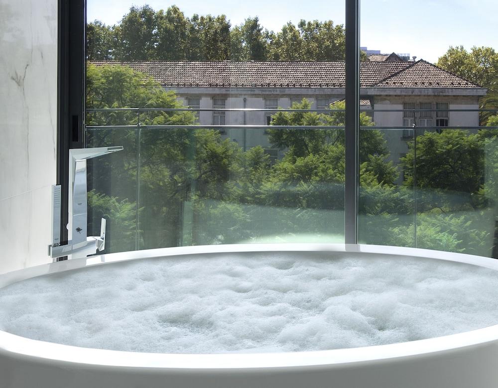 swimming pool spa