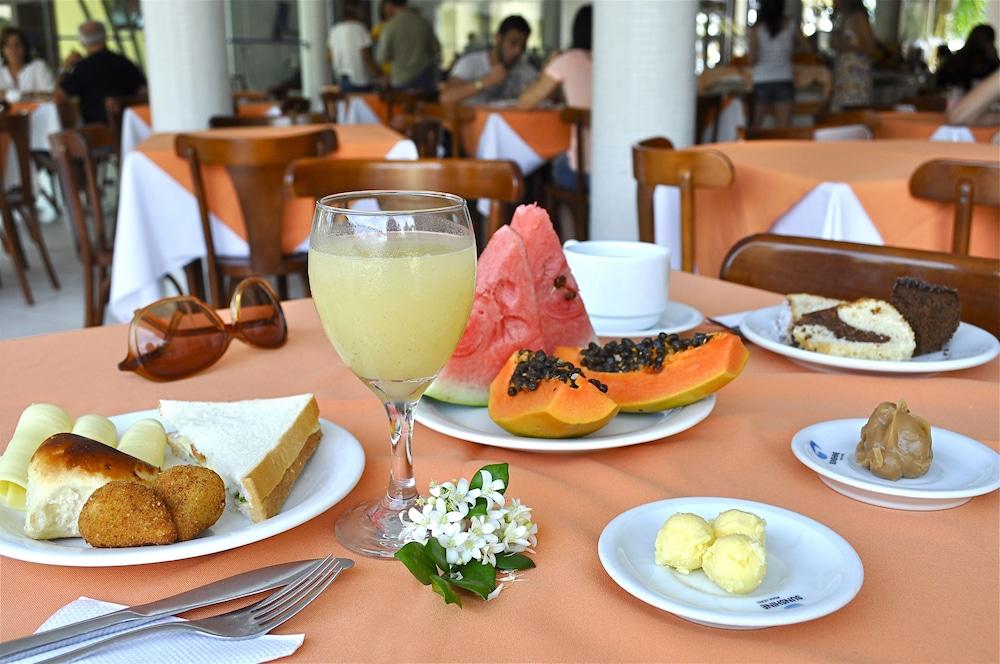 restaurant-cafeteria