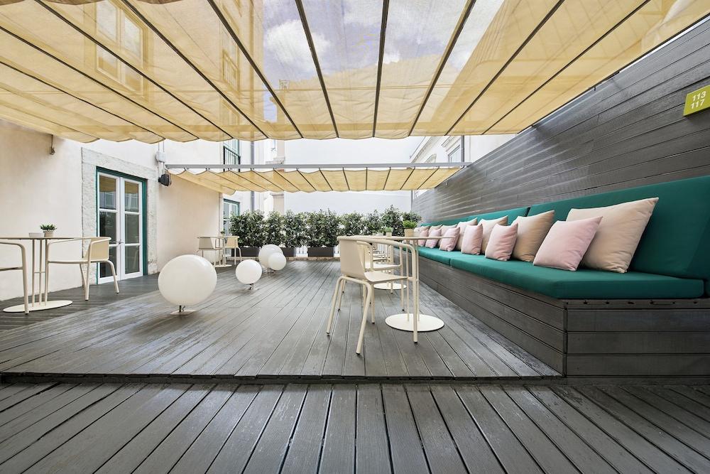 swimming pool spa