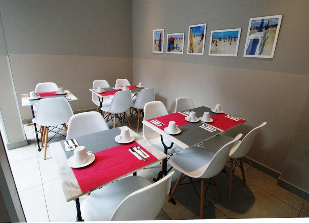 restaurant-cafeteria