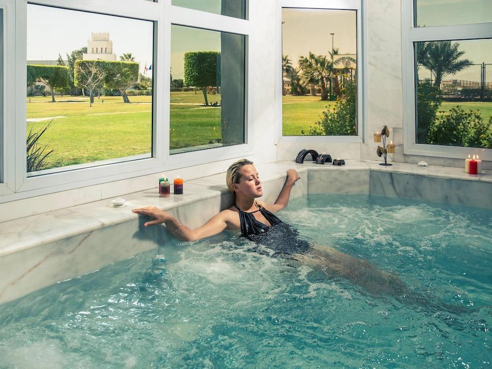 swimming pool spa